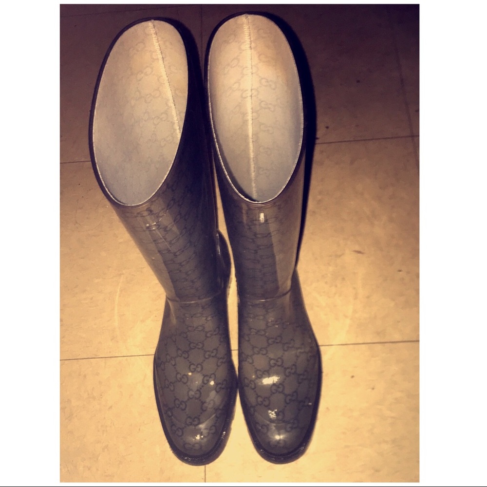 Gucci rain boots, Some Rain marks